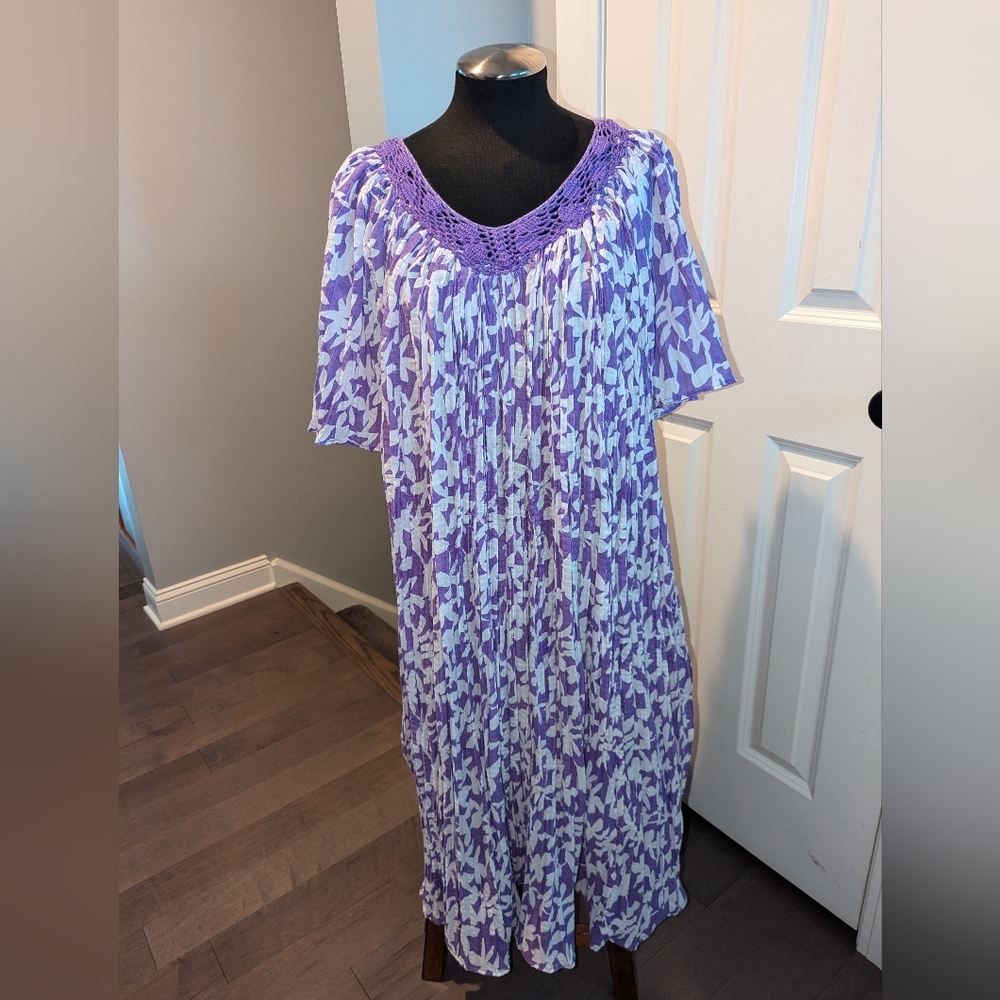 Naqui muumuu - one size fits most, purple and white